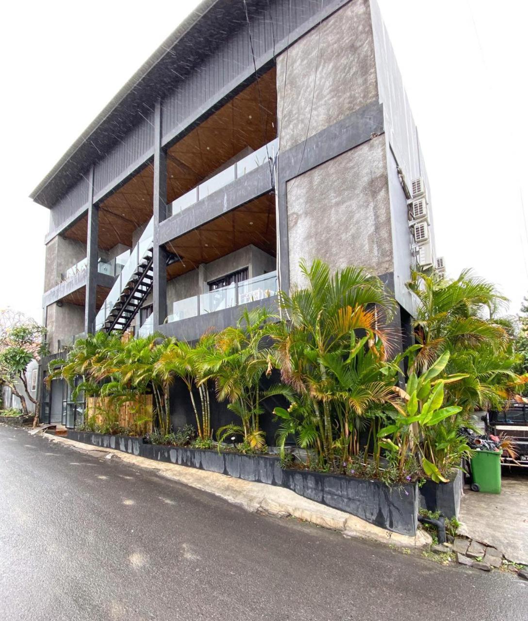 Escotel Krisnantara Canggu  Exterior photo